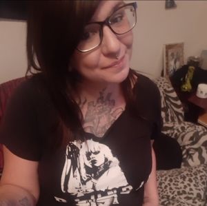 Meet your Posher, Chanel